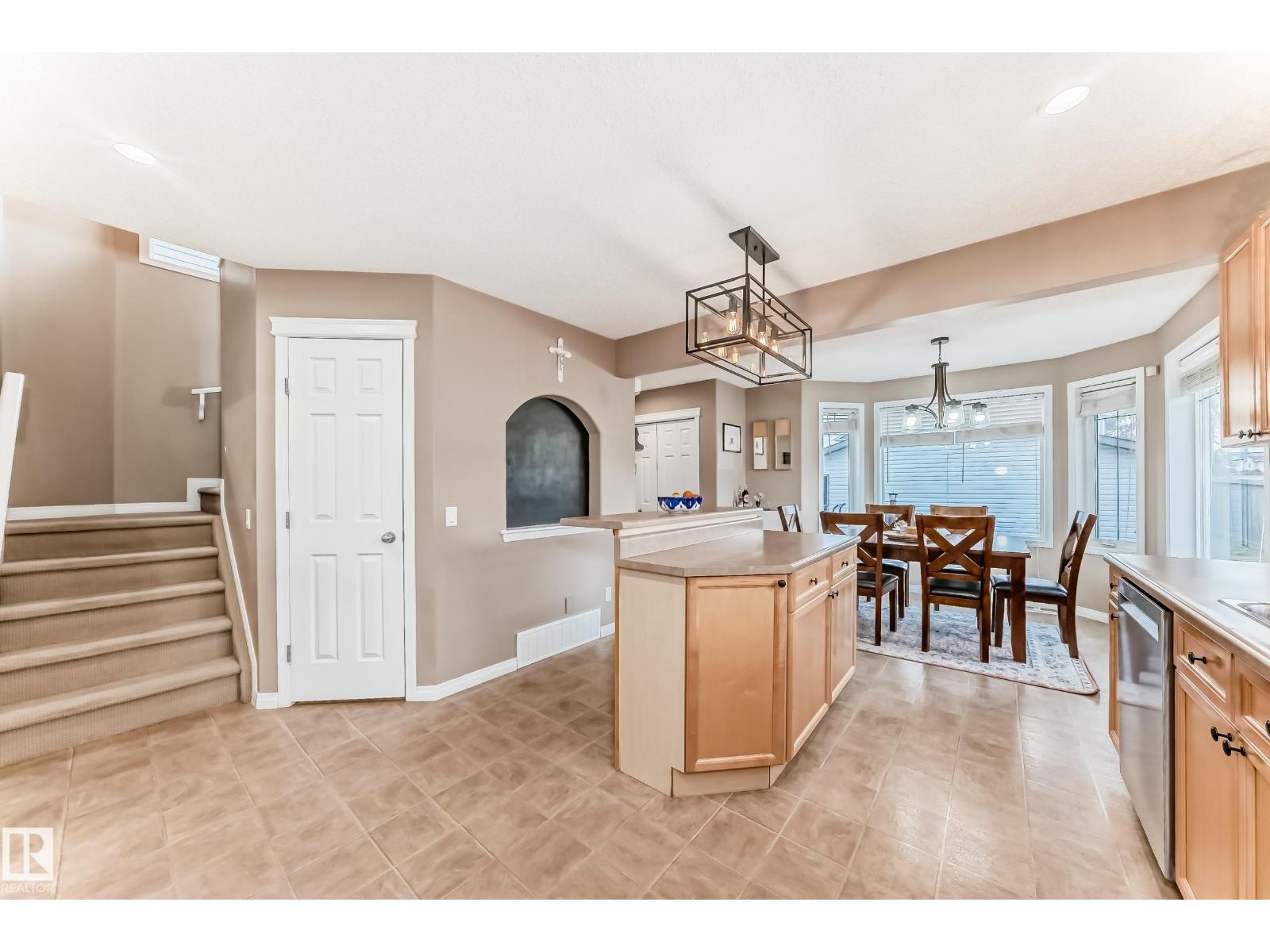 133 Brintnell Bv Nw, Edmonton, Alberta  T5Y 3L9 - Photo 19 - E4463014