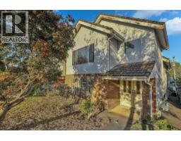 <div class="price">$1,560,000</div> 4680 Hoy Street, Vancouver<br><div style="margin-bottom:8px;"><small>Grand Central Realty</small></div><div class='bed_bath'>6 Bed | 3 Bath</div>