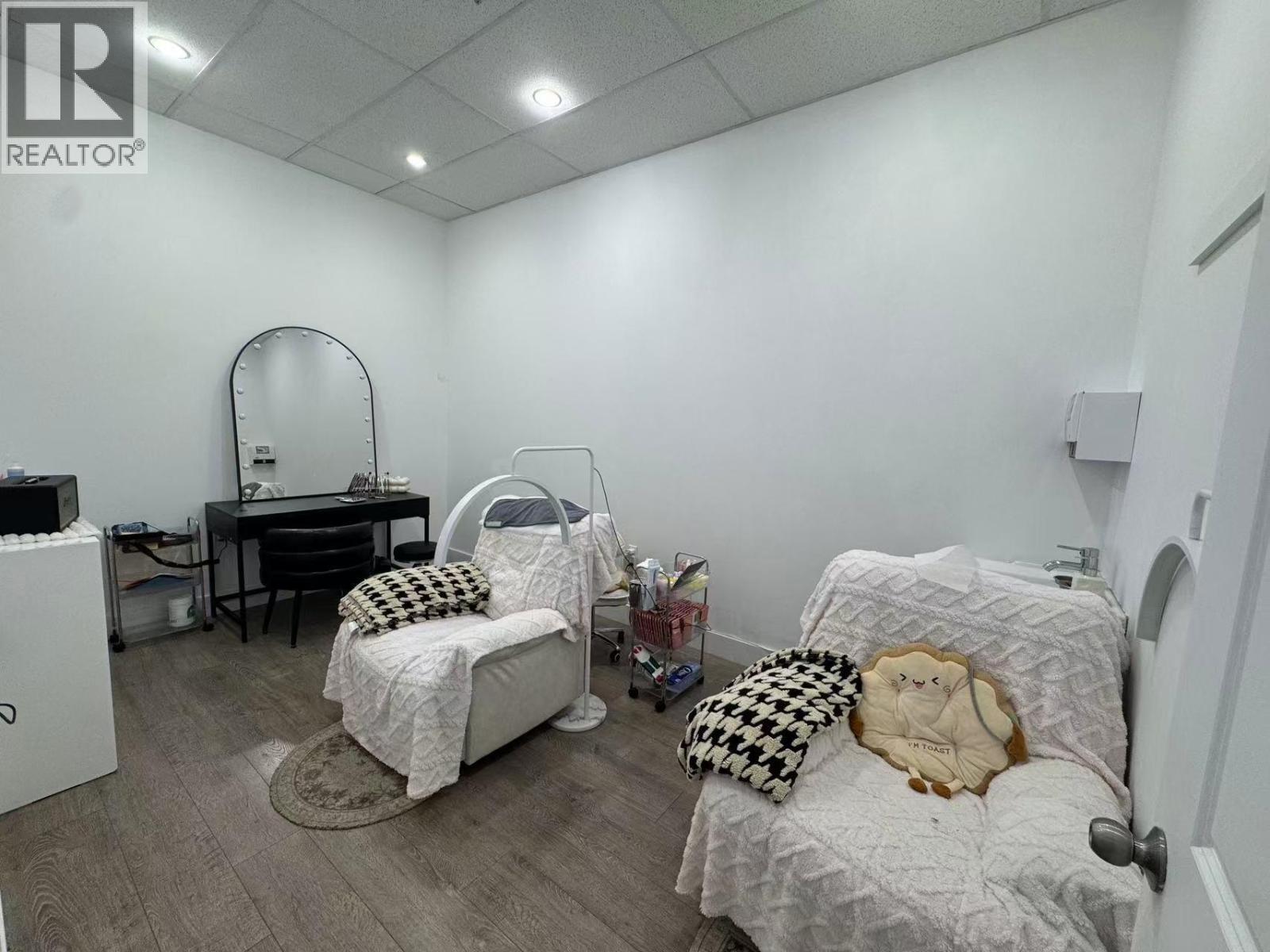 112 7727 Royal Oak Avenue, Burnaby, British Columbia  V5J 4K2 - Photo 5 - C8073200