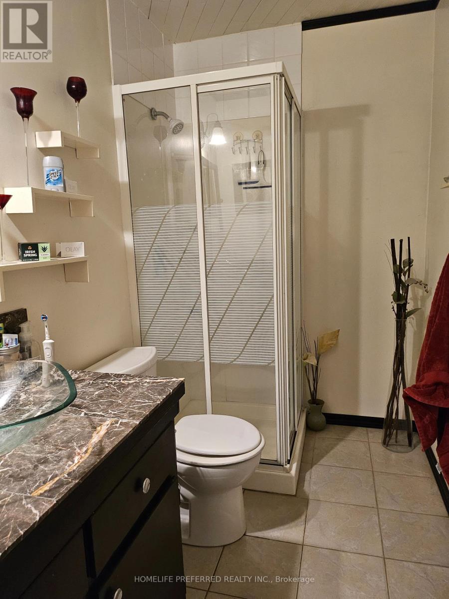 17b Beechwood Drive, Peterborough, Ontario  K9J 1M2 - Photo 10 - X12473724