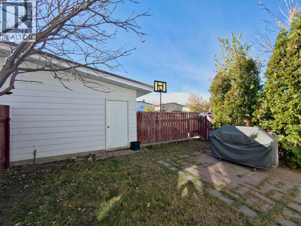 8 Cayuga Crescent W, Lethbridge, Alberta  T1K 5H5 - Photo 30 - A2265950