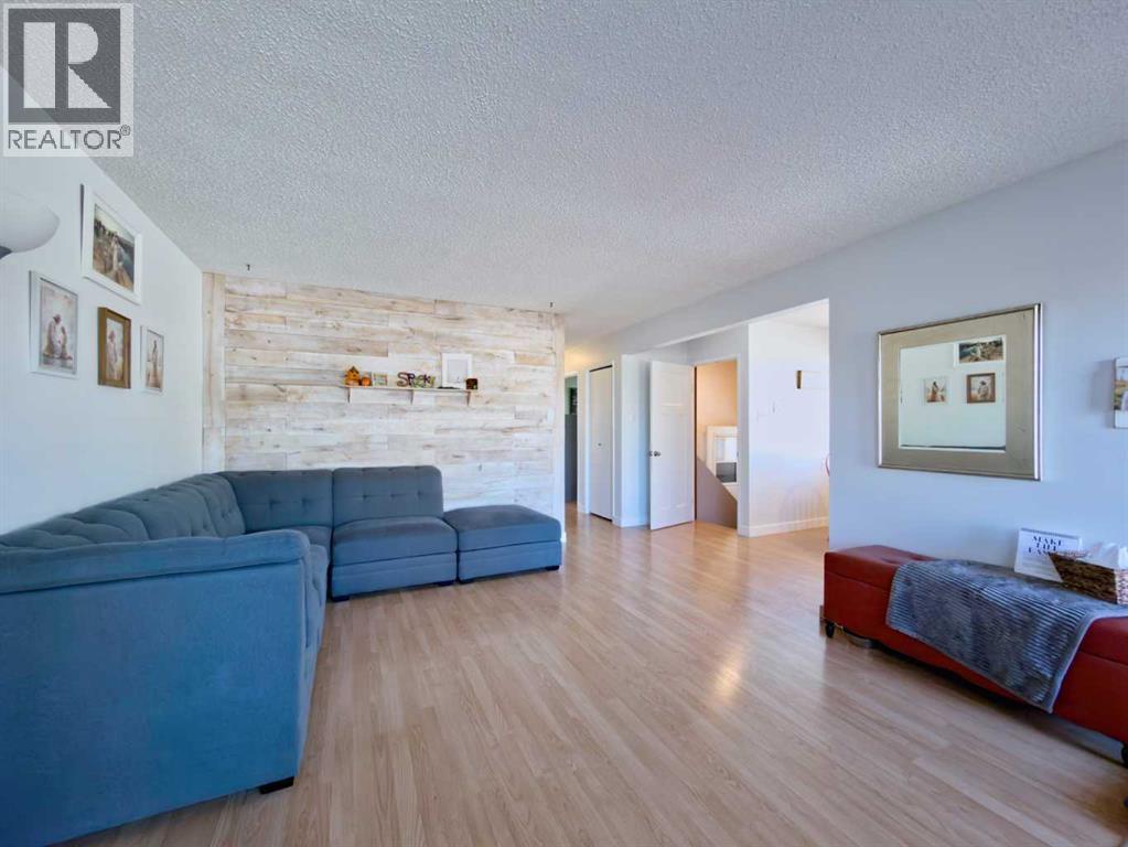 8 Cayuga Crescent W, Lethbridge, Alberta  T1K 5H5 - Photo 4 - A2265950