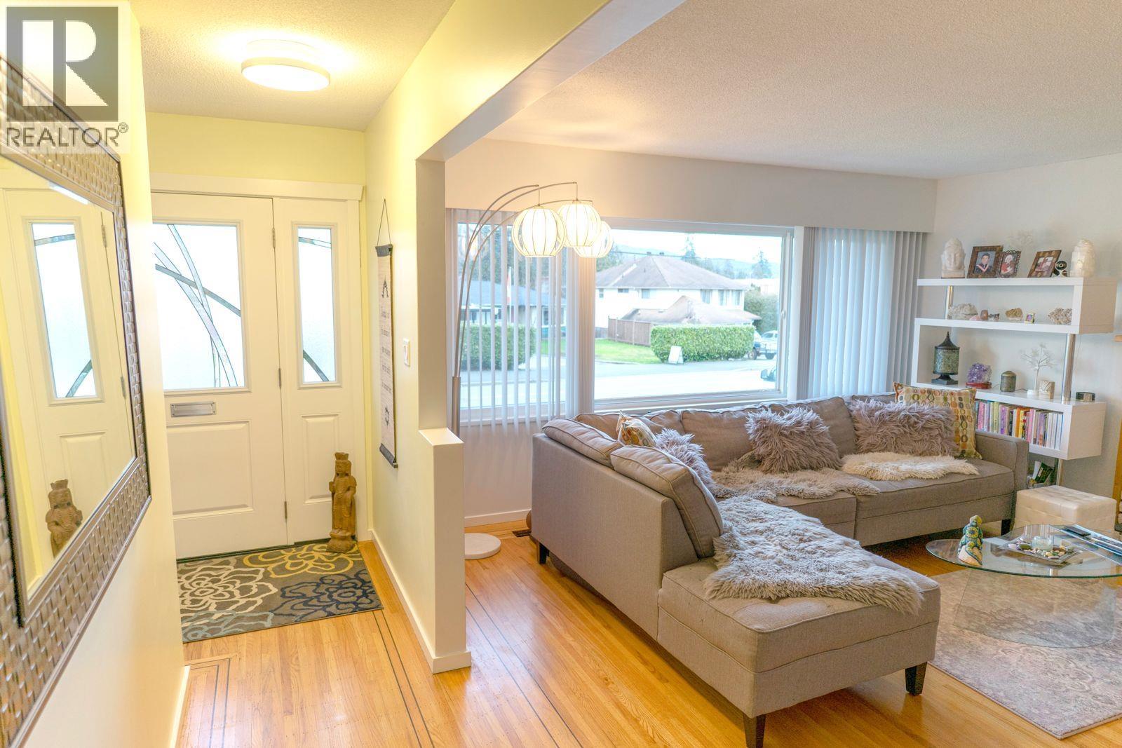 21776 Mountainview Crescent, Maple Ridge, British Columbia  V2X 3V1 - Photo 5 - R3057474