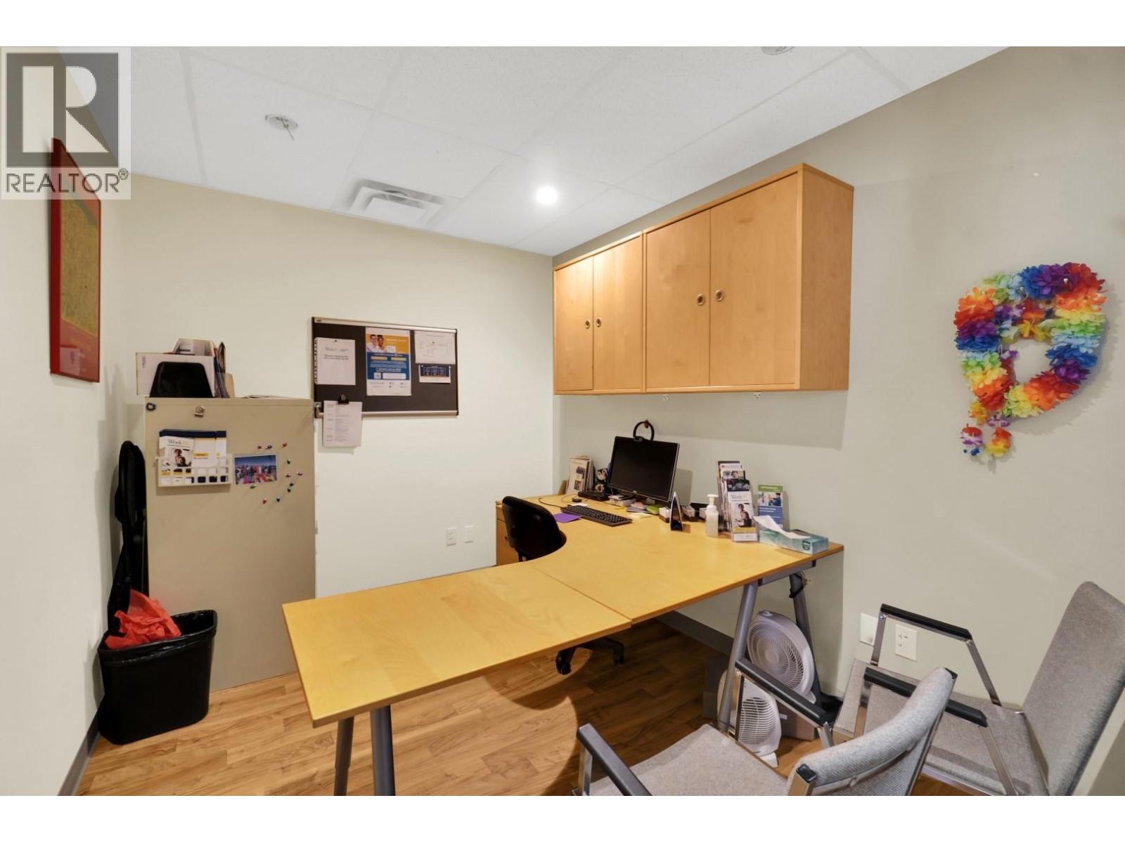 5672 Cowrie Street, Sechelt, British Columbia  V0N 3A6 - Photo 10 - C8073221