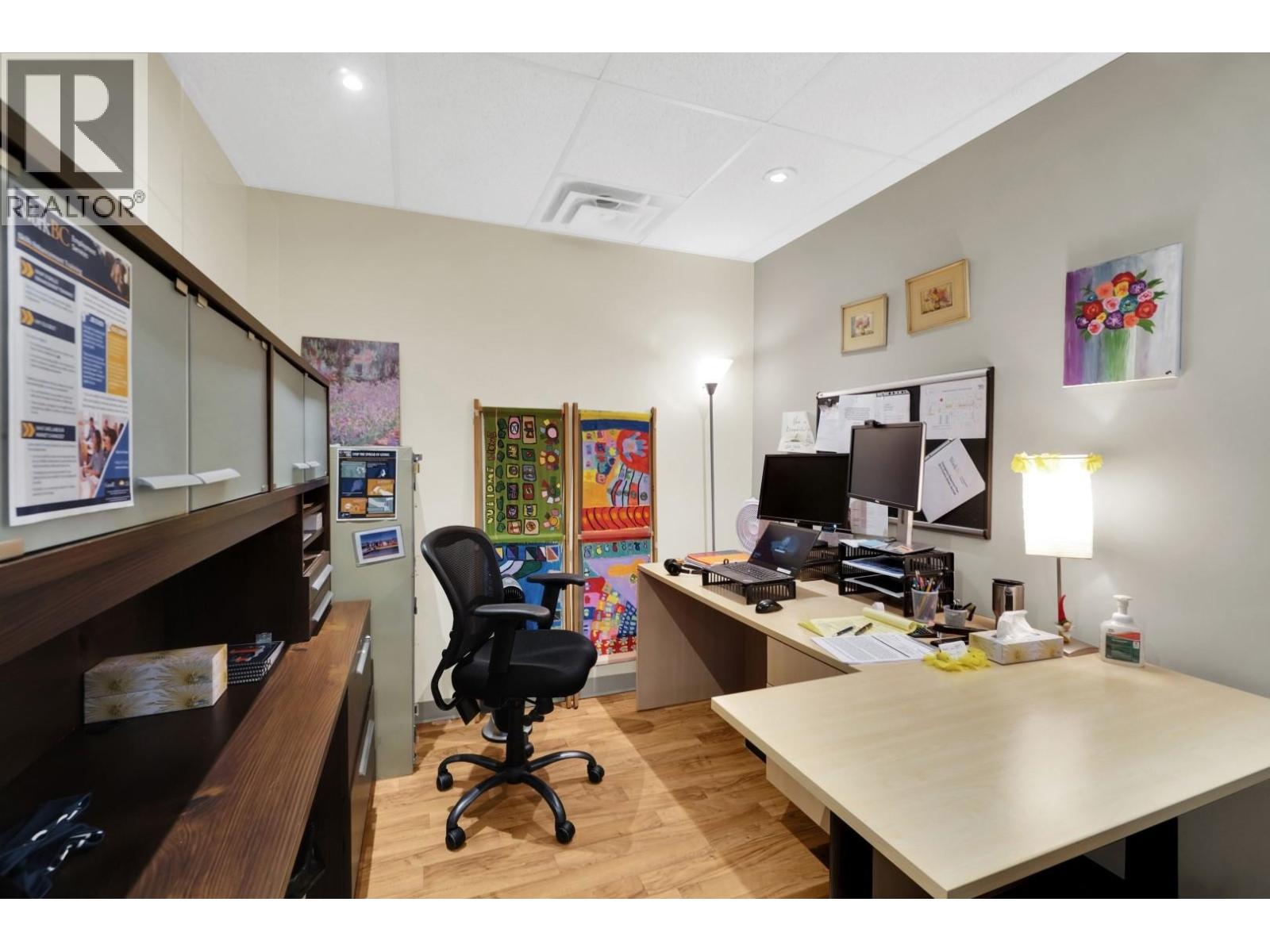 5672 Cowrie Street, Sechelt, British Columbia  V0N 3A6 - Photo 11 - C8073221