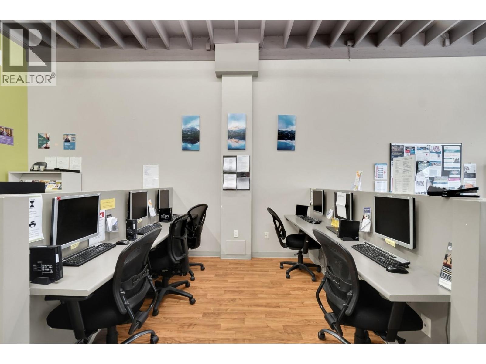 5672 Cowrie Street, Sechelt, British Columbia  V0N 3A6 - Photo 6 - C8073221