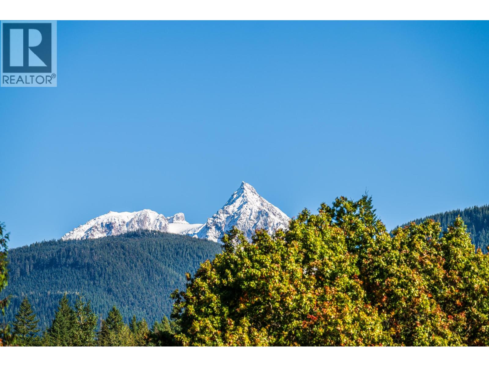 2332 Argyle Crescent, Squamish, British Columbia  V0N 1T0 - Photo 3 - R3058521