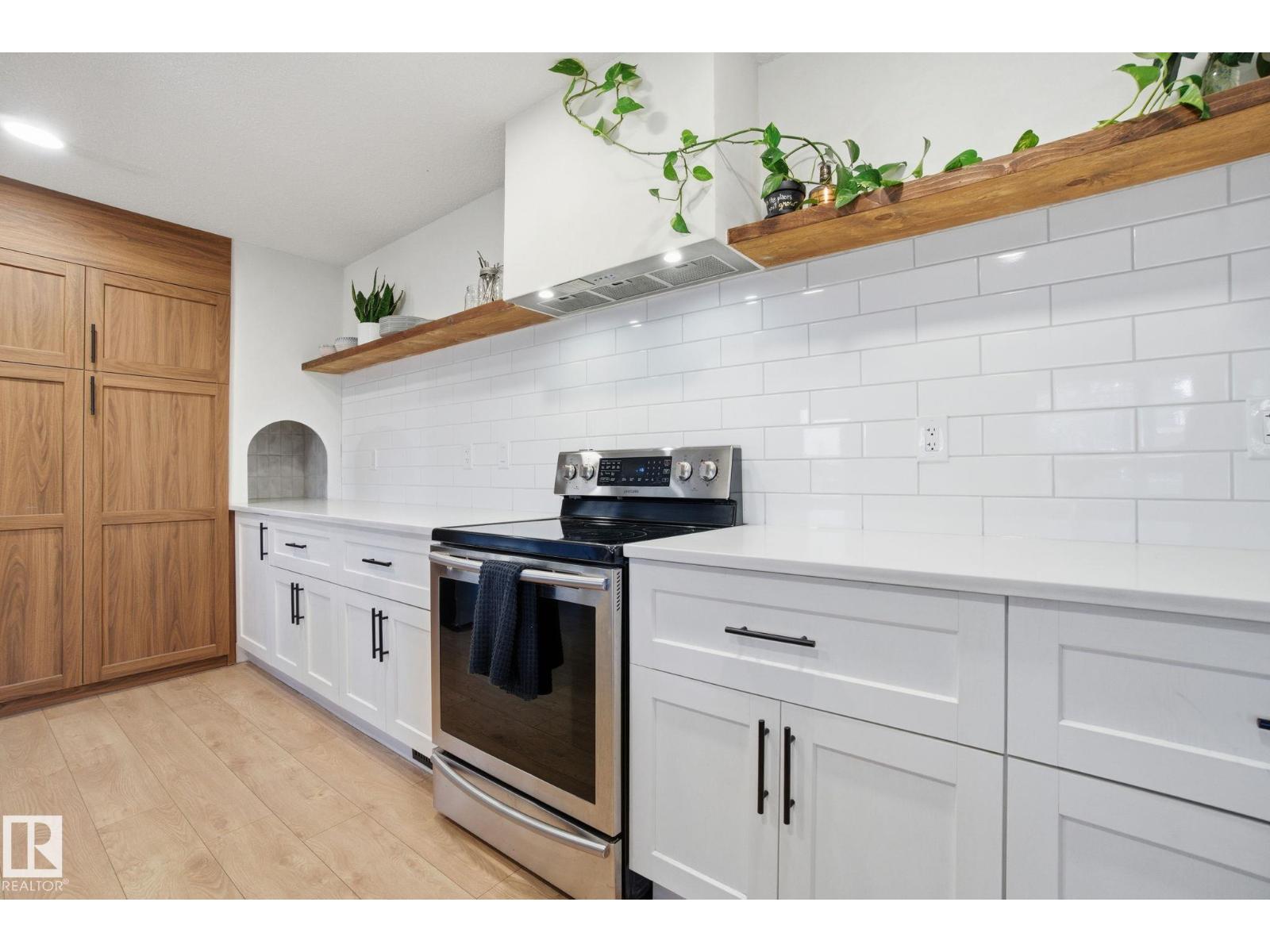 272 Grandin Vg, St. Albert, Alberta  T8N 2R6 - Photo 4 - E4463016