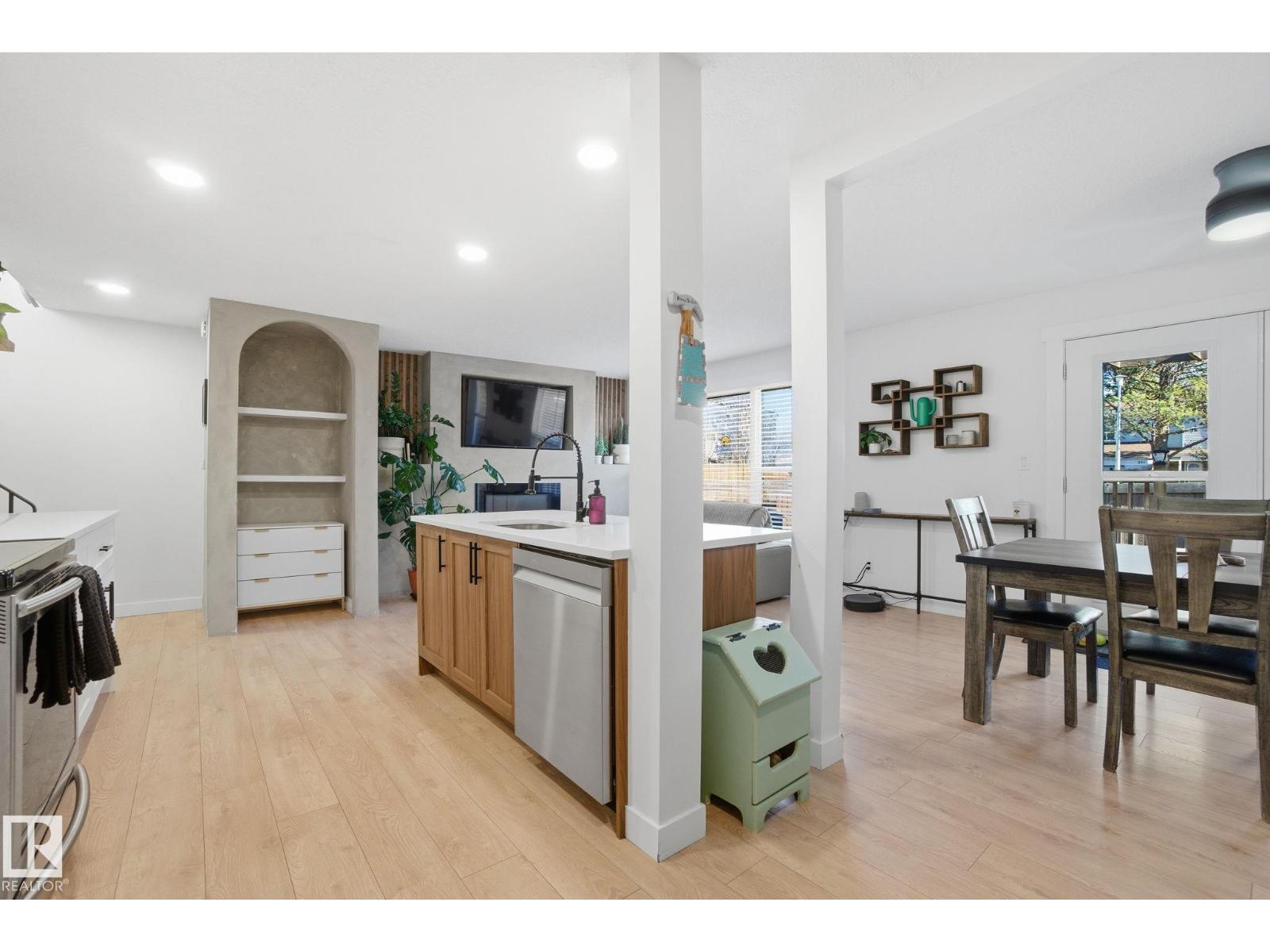 272 Grandin Vg, St. Albert, Alberta  T8N 2R6 - Photo 5 - E4463016