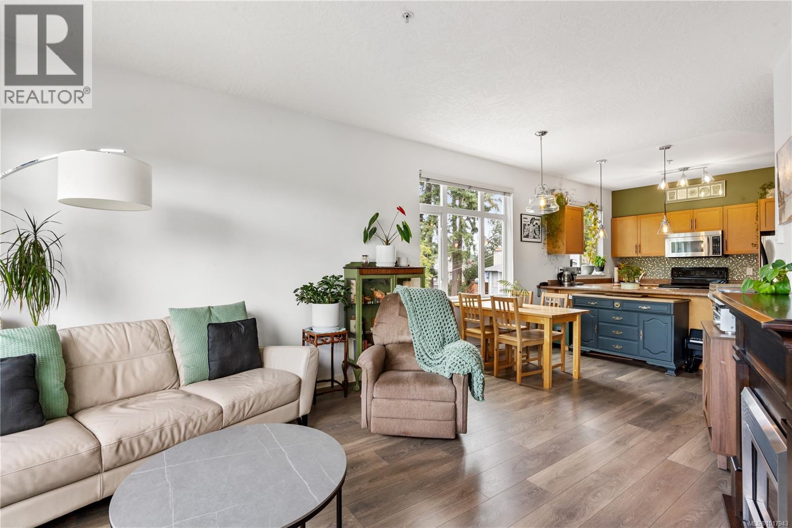 213 2220 Sooke Rd, Colwood, British Columbia