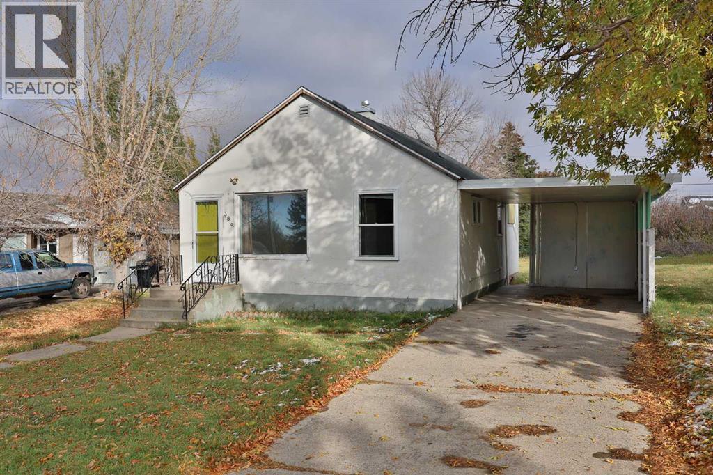 380 3 Street E, Cardston, Alberta