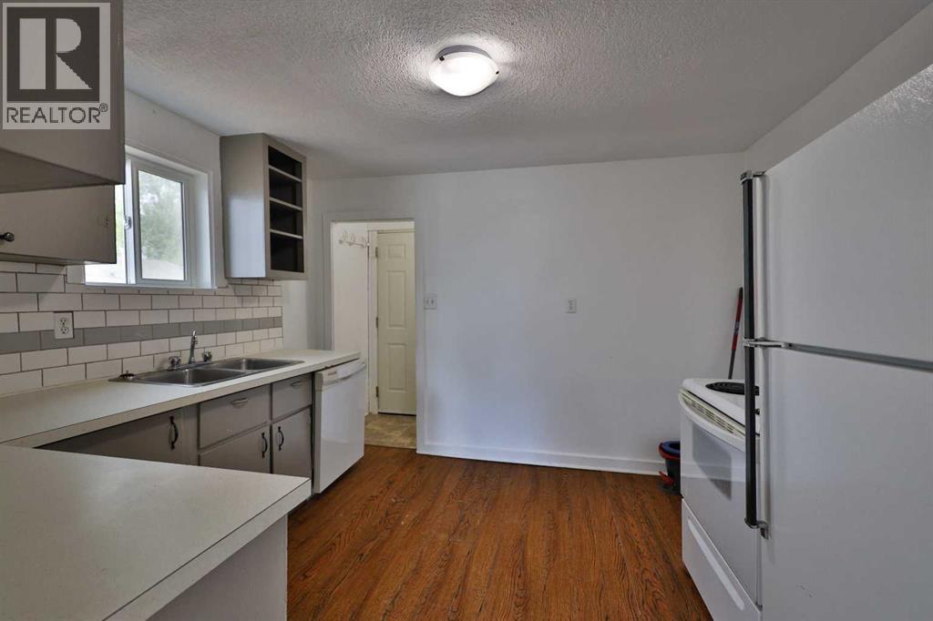 380 3 Street E, Cardston, Alberta  T0K 0K0 - Photo 8 - A2263784