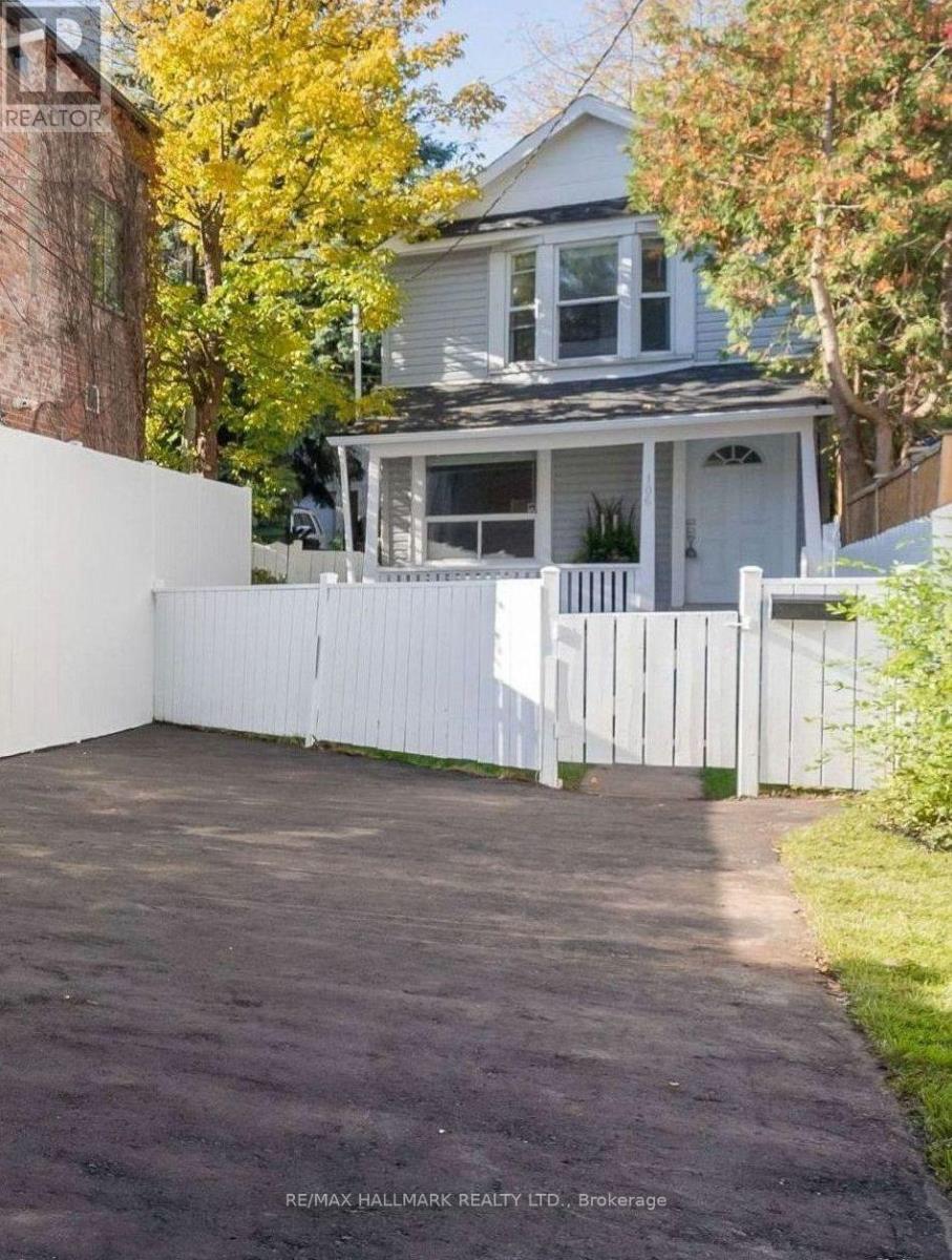 106 Willow Avenue, Toronto, Ontario  M4E 3K3 - Photo 2 - E12472108