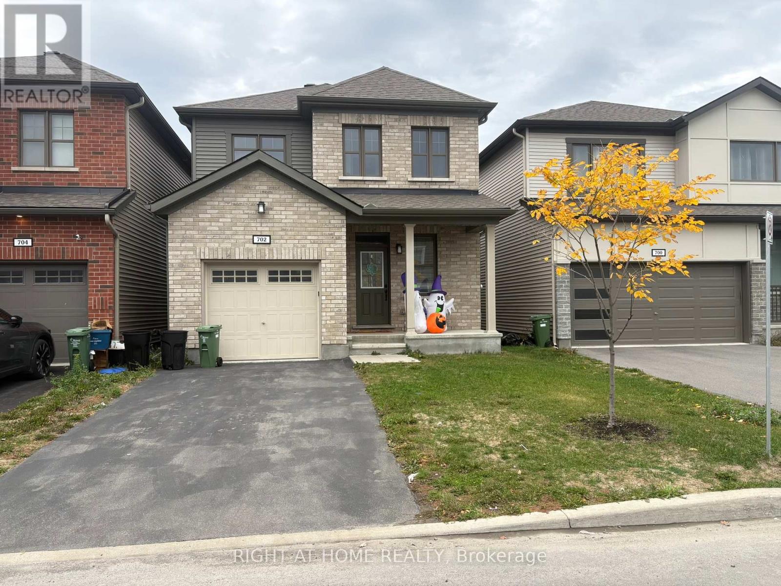 702 PERSEUS AVENUE, Ottawa, Ontario
