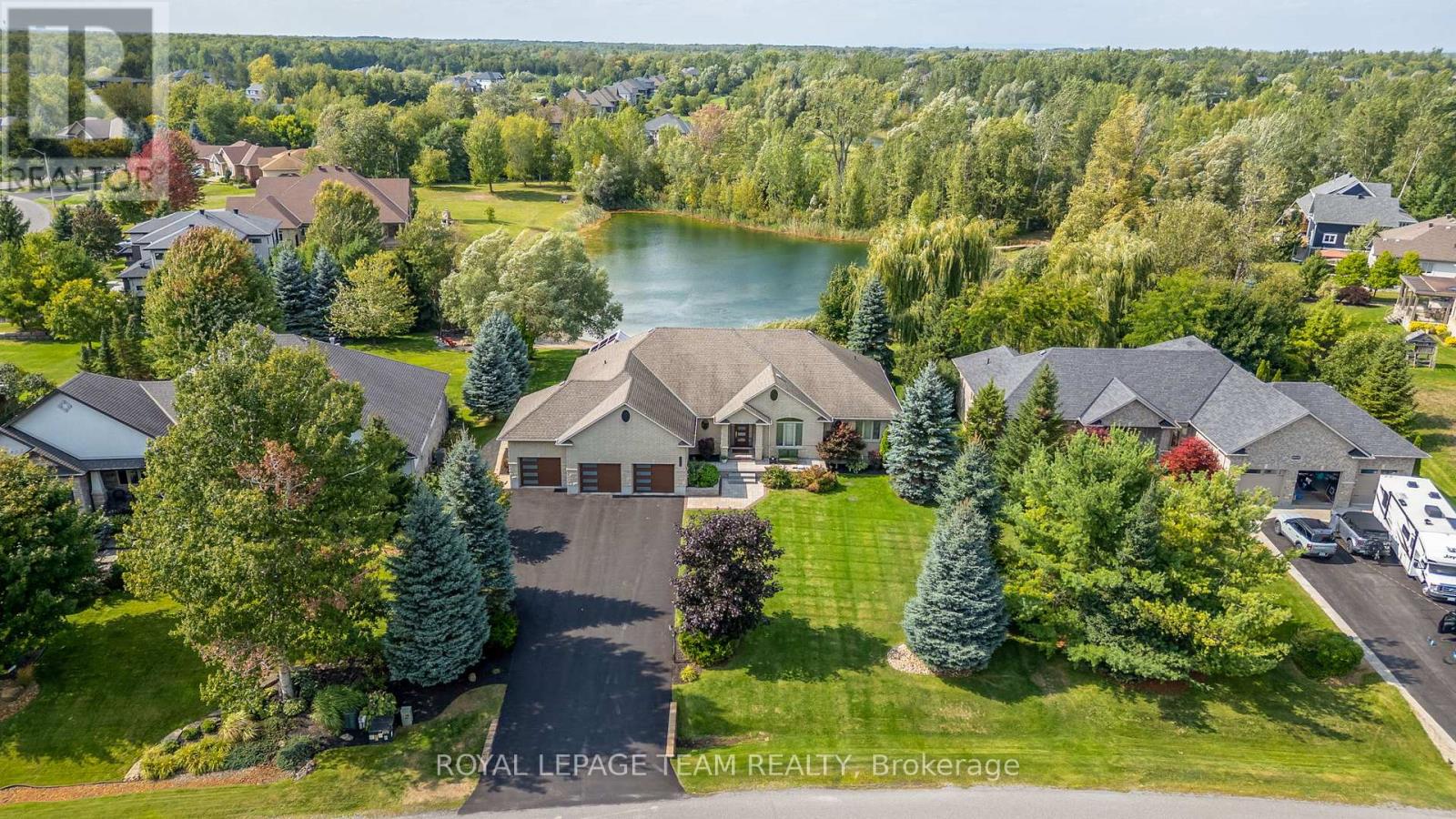 6903 LAKE FOREST WALK, Ottawa, Ontario