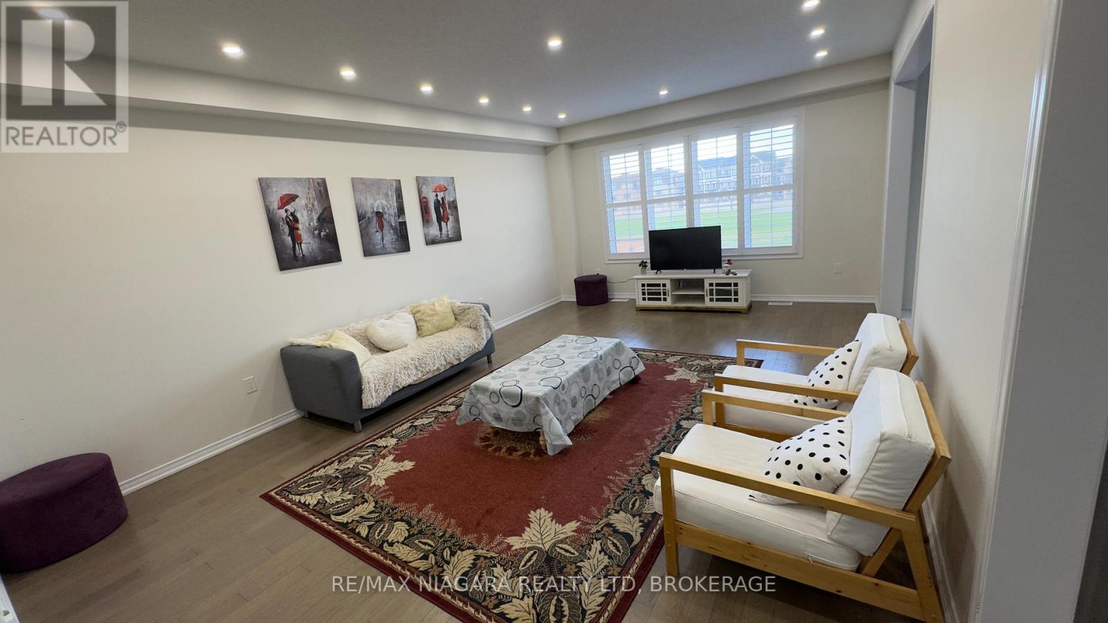 20 Legacy Lane, Thorold, Ontario  L3B 0G7 - Photo 2 - X12475152