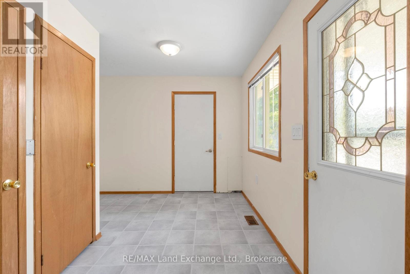 401 Winnebago Road, Huron-Kinloss, Ontario  N2Z 2X3 - Photo 26 - X12475140