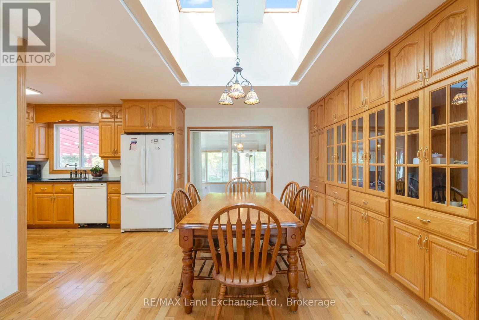 401 Winnebago Road, Huron-Kinloss, Ontario  N2Z 2X3 - Photo 4 - X12475140