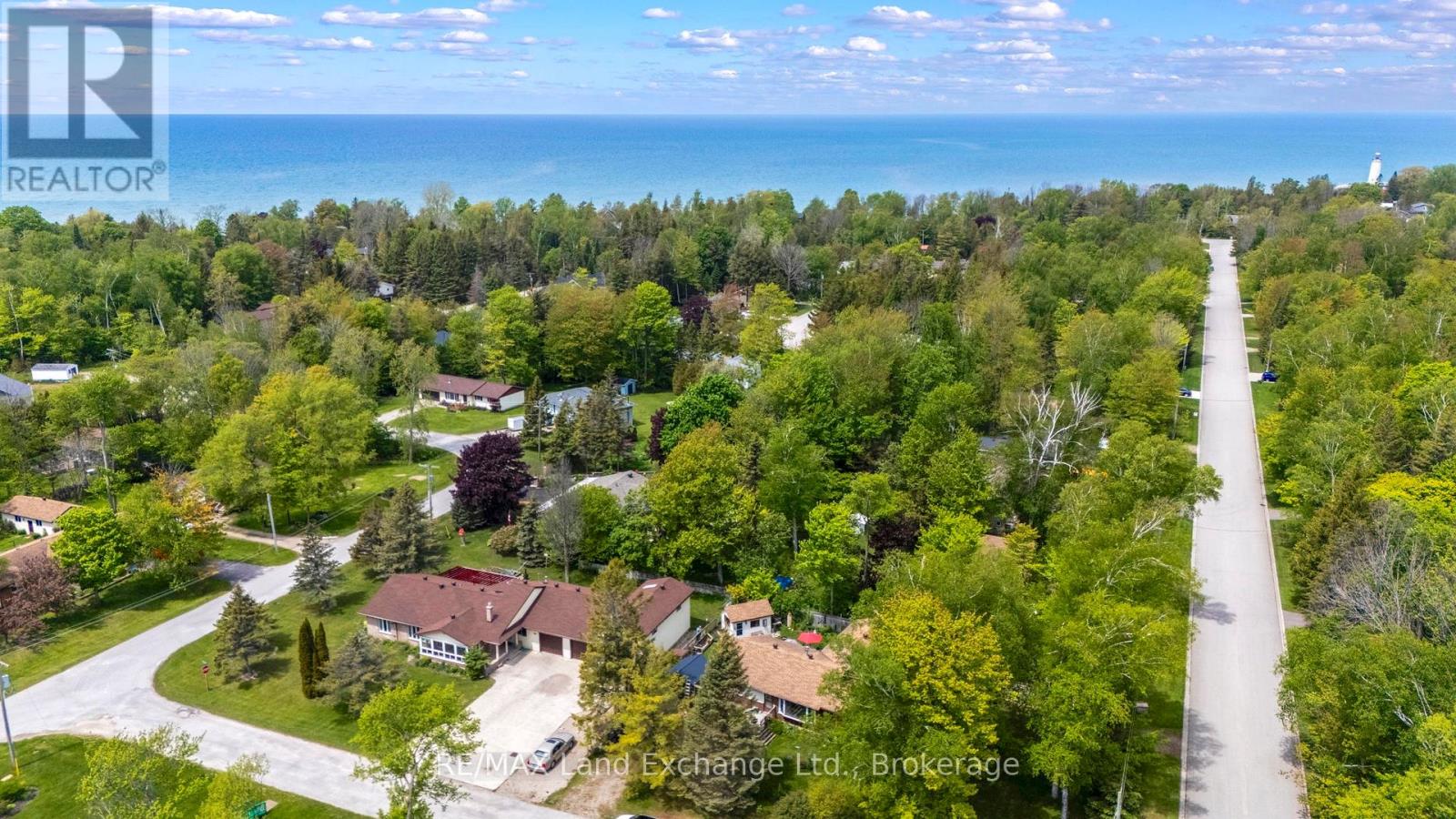 401 Winnebago Road, Huron-Kinloss, Ontario  N2Z 2X3 - Photo 42 - X12475140