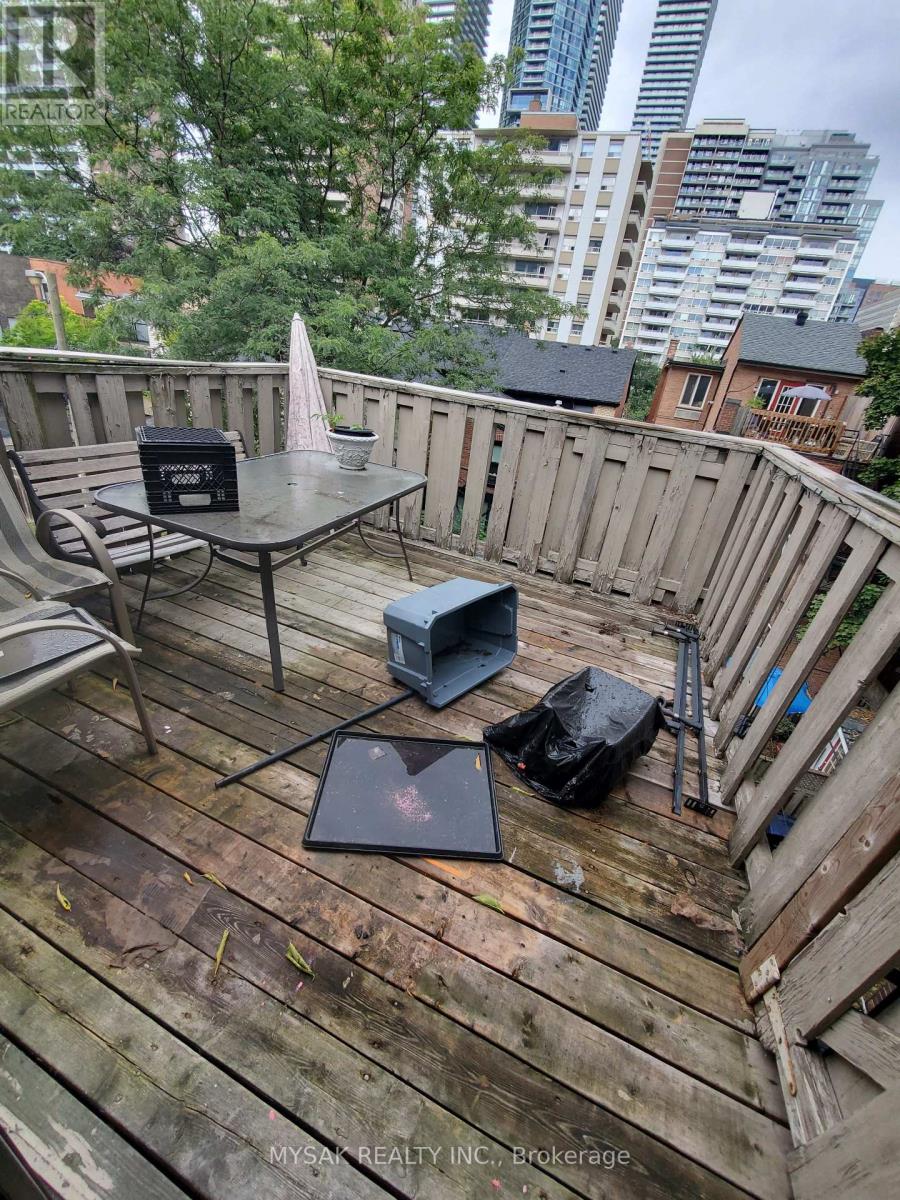50-52 Dundonald Street, Toronto, Ontario  M4Y 1K2 - Photo 10 - C12475119