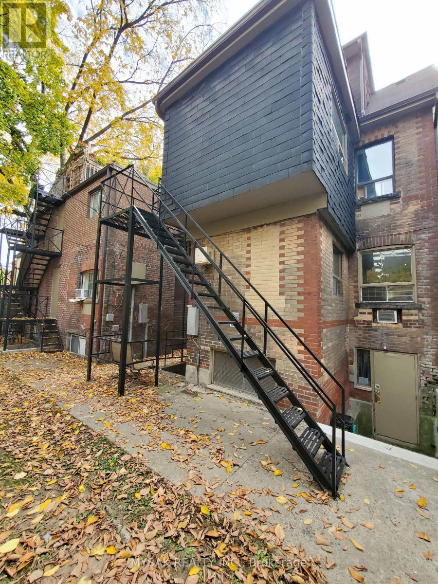 50-52 Dundonald Street, Toronto, Ontario  M4Y 1K2 - Photo 16 - C12475119