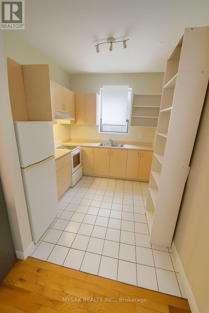 50-52 Dundonald Street, Toronto, Ontario  M4Y 1K2 - Photo 5 - C12475119