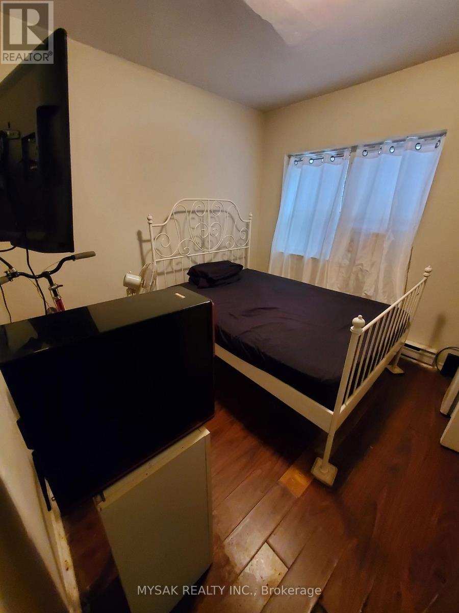 50-52 Dundonald Street, Toronto, Ontario  M4Y 1K2 - Photo 7 - C12475119