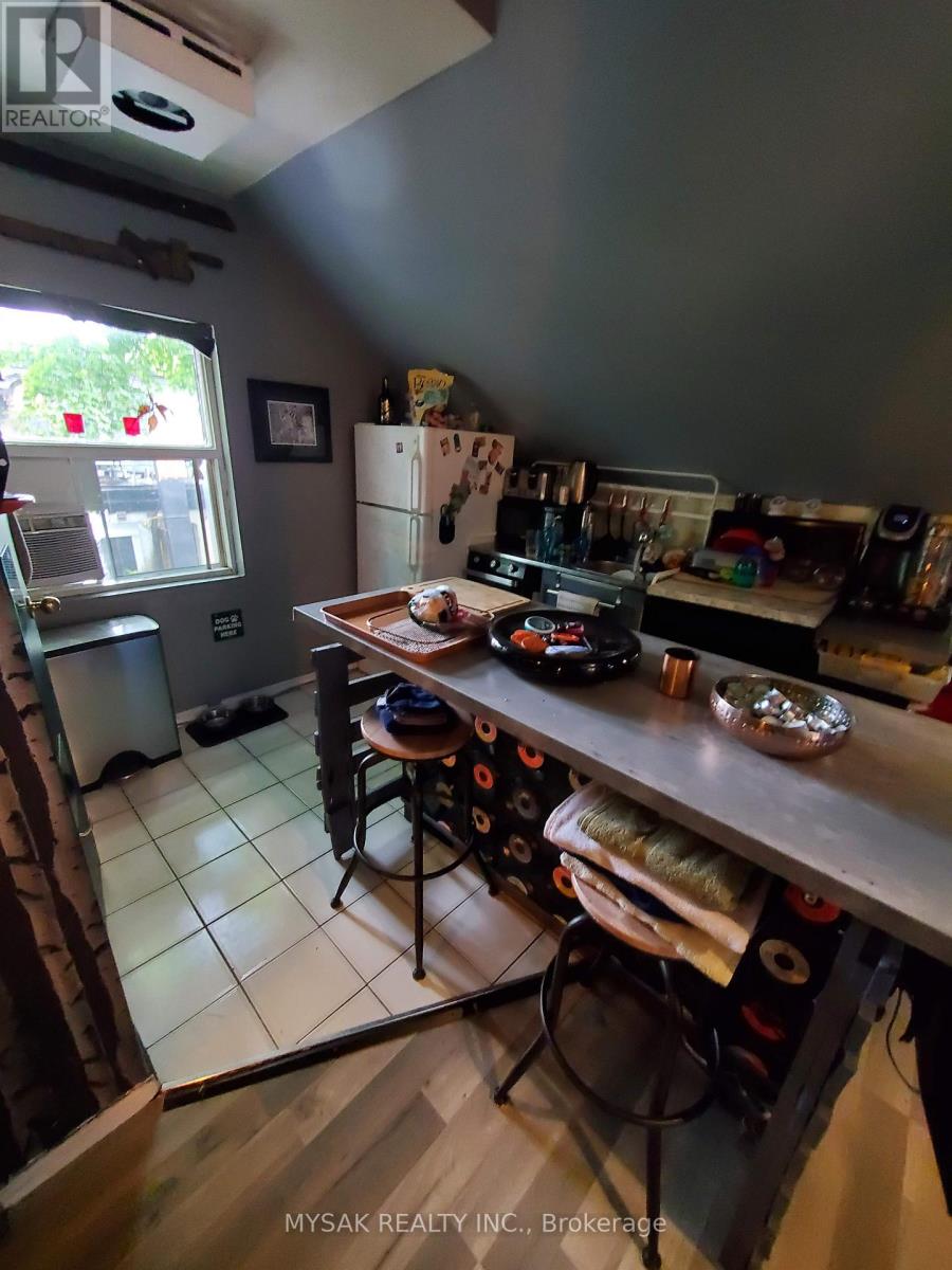 50-52 Dundonald Street, Toronto, Ontario  M4Y 1K2 - Photo 9 - C12475119