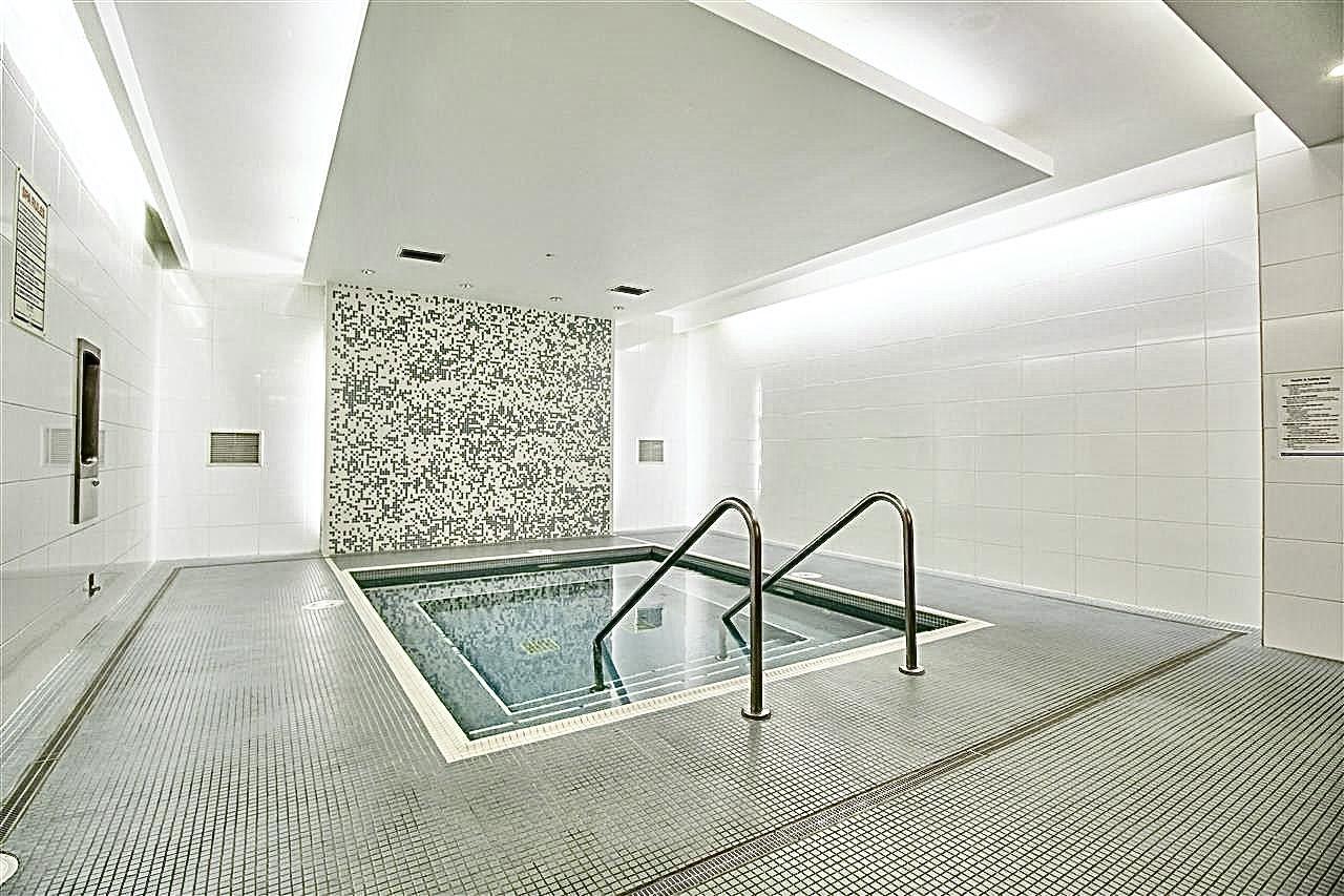 452 10838 City Parkway, Surrey, British Columbia  V3T 5X9 - Photo 11 - R3060780