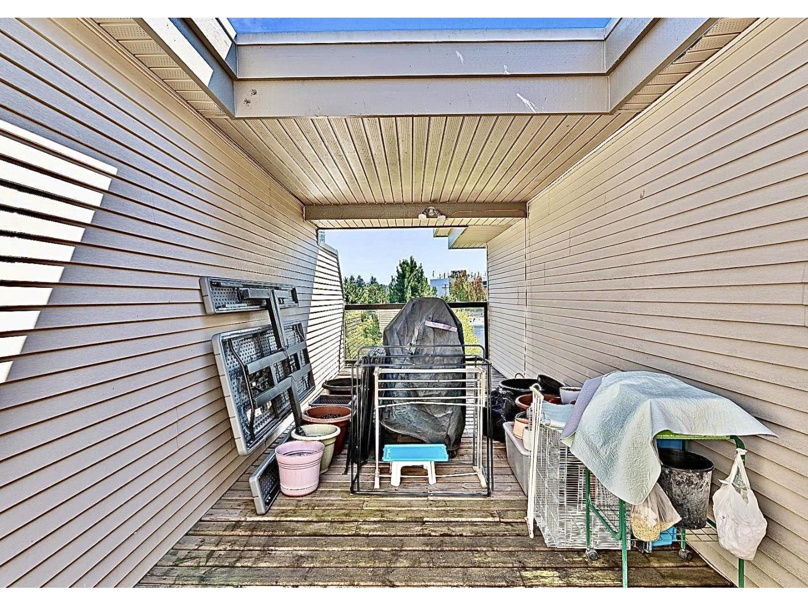 452 10838 City Parkway, Surrey, British Columbia  V3T 5X9 - Photo 10 - R3060780