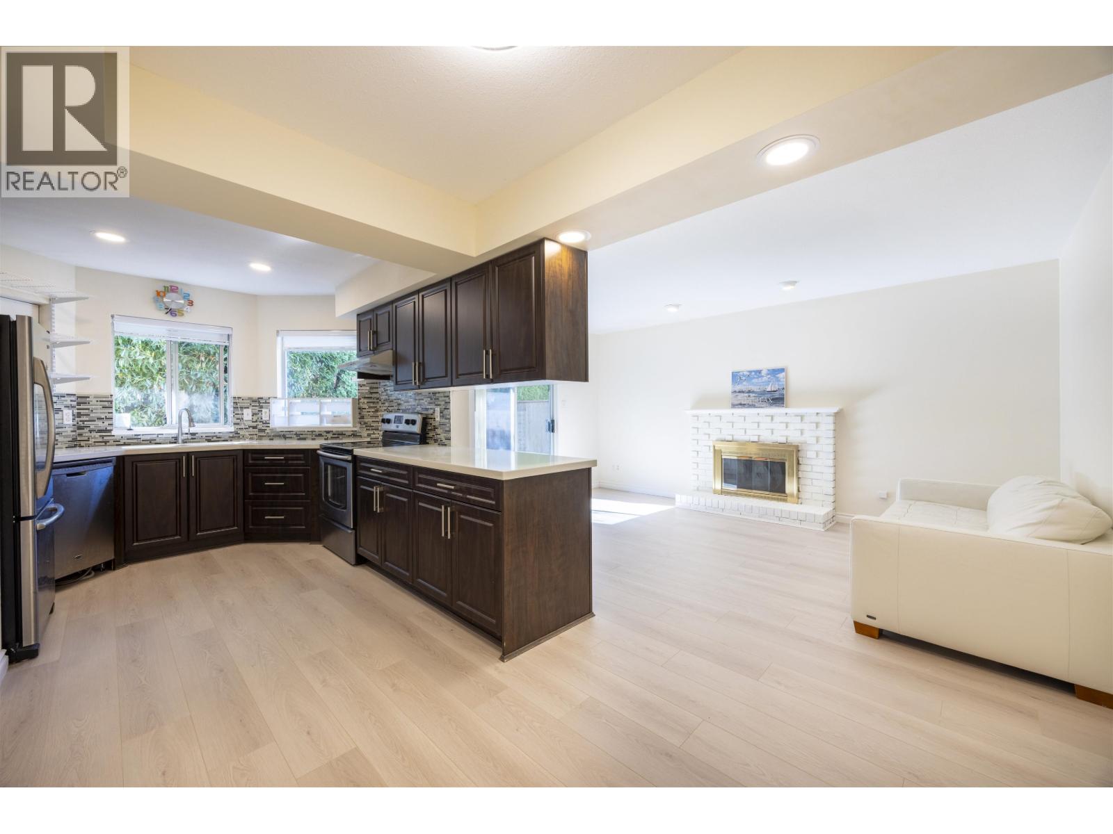 9506 Thomas Drive, Richmond, British Columbia  V7E 5Y3 - Photo 8 - R3048142