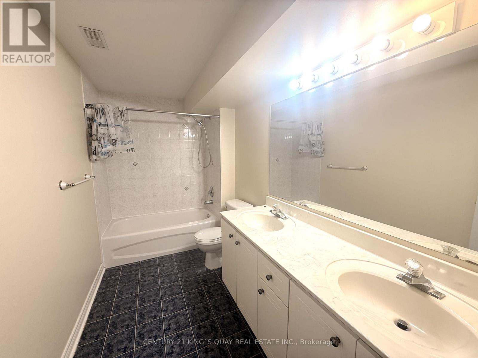 1 English Garden Way, Toronto, Ontario  M2M 4M4 - Photo 8 - C12475153
