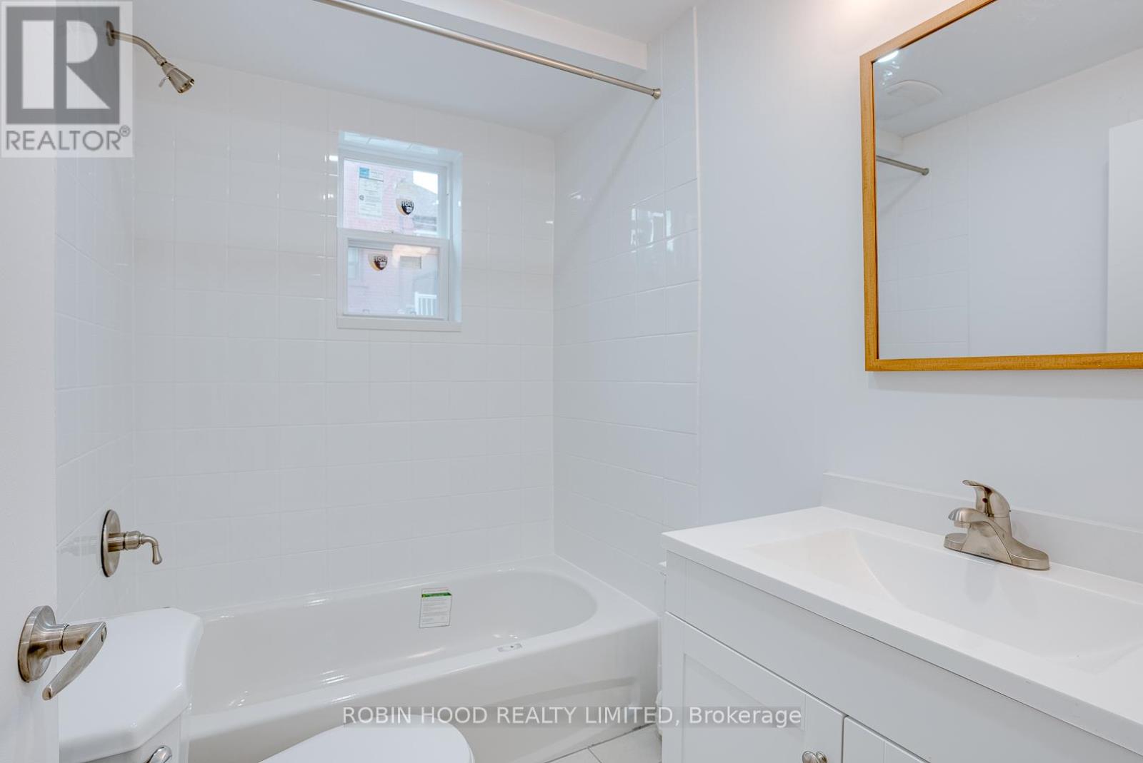 Ph1 - 104 Gloucester Grove, Toronto, Ontario  M6C 2A8 - Photo 5 - C12475155