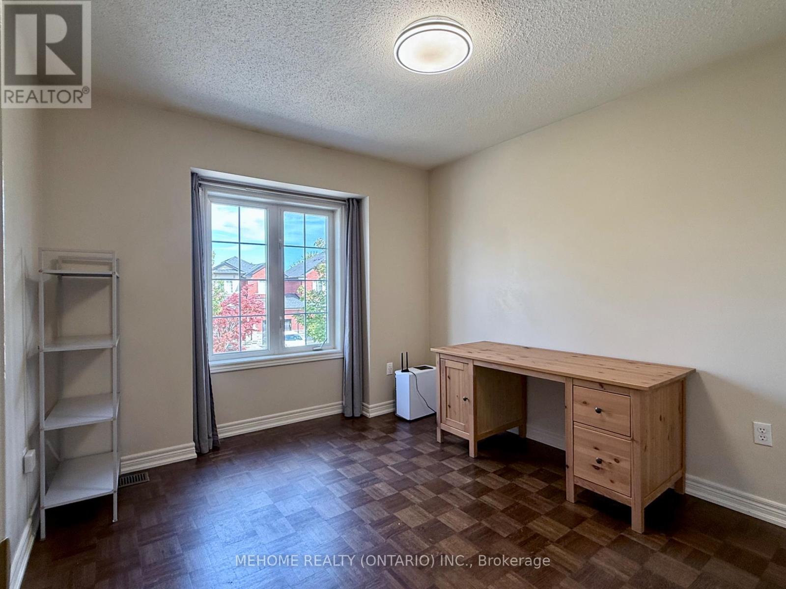 49 Selkirk Drive, Richmond Hill, Ontario  L4B 4S5 - Photo 15 - N12475118