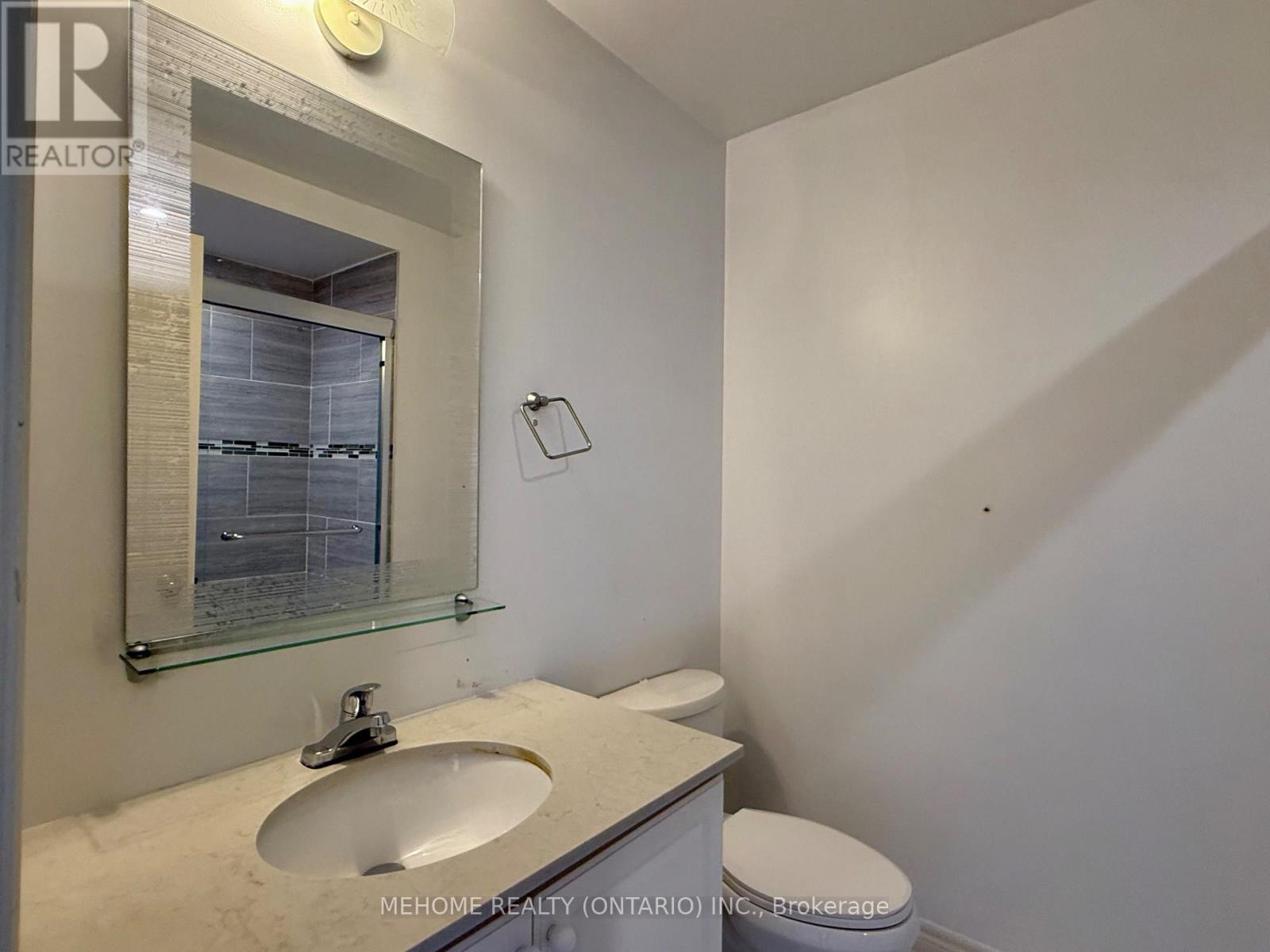 49 Selkirk Drive, Richmond Hill, Ontario  L4B 4S5 - Photo 16 - N12475118