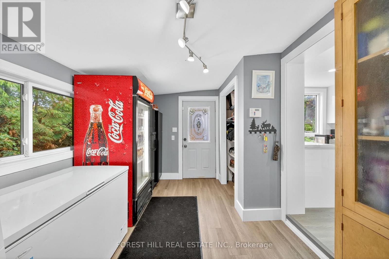 1031 Wisker Avenue, Innisfil, Ontario  L0L 1C0 - Photo 4 - N12475144