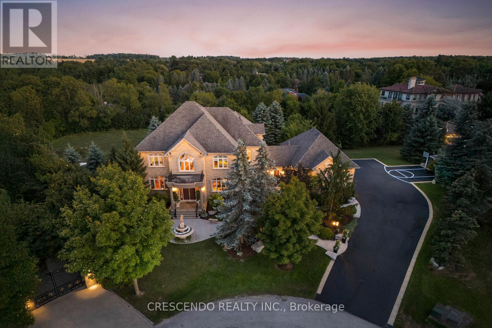 2 PRINCE ADAM COURT, King, Ontario