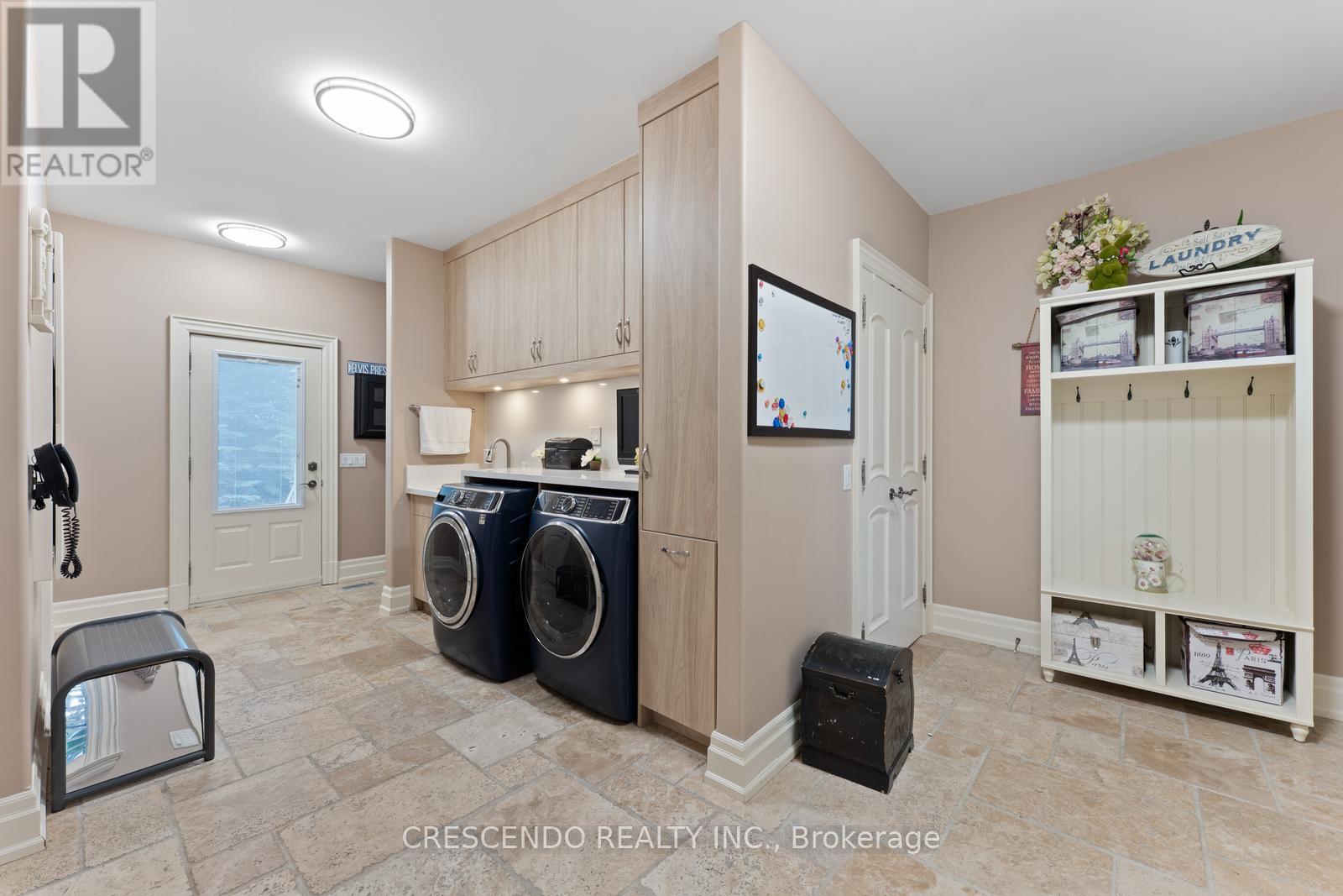 2 Prince Adam Court, King, Ontario  L7B 1M1 - Photo 28 - N12475158