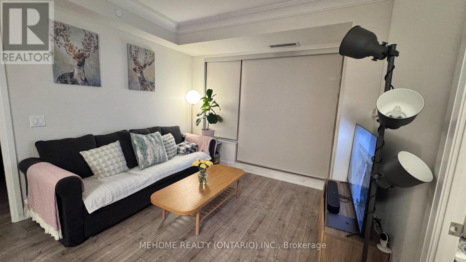 606 - 18 Water Walk Drive, Markham, Ontario  L3R 6L5 - Photo 2 - N12475169