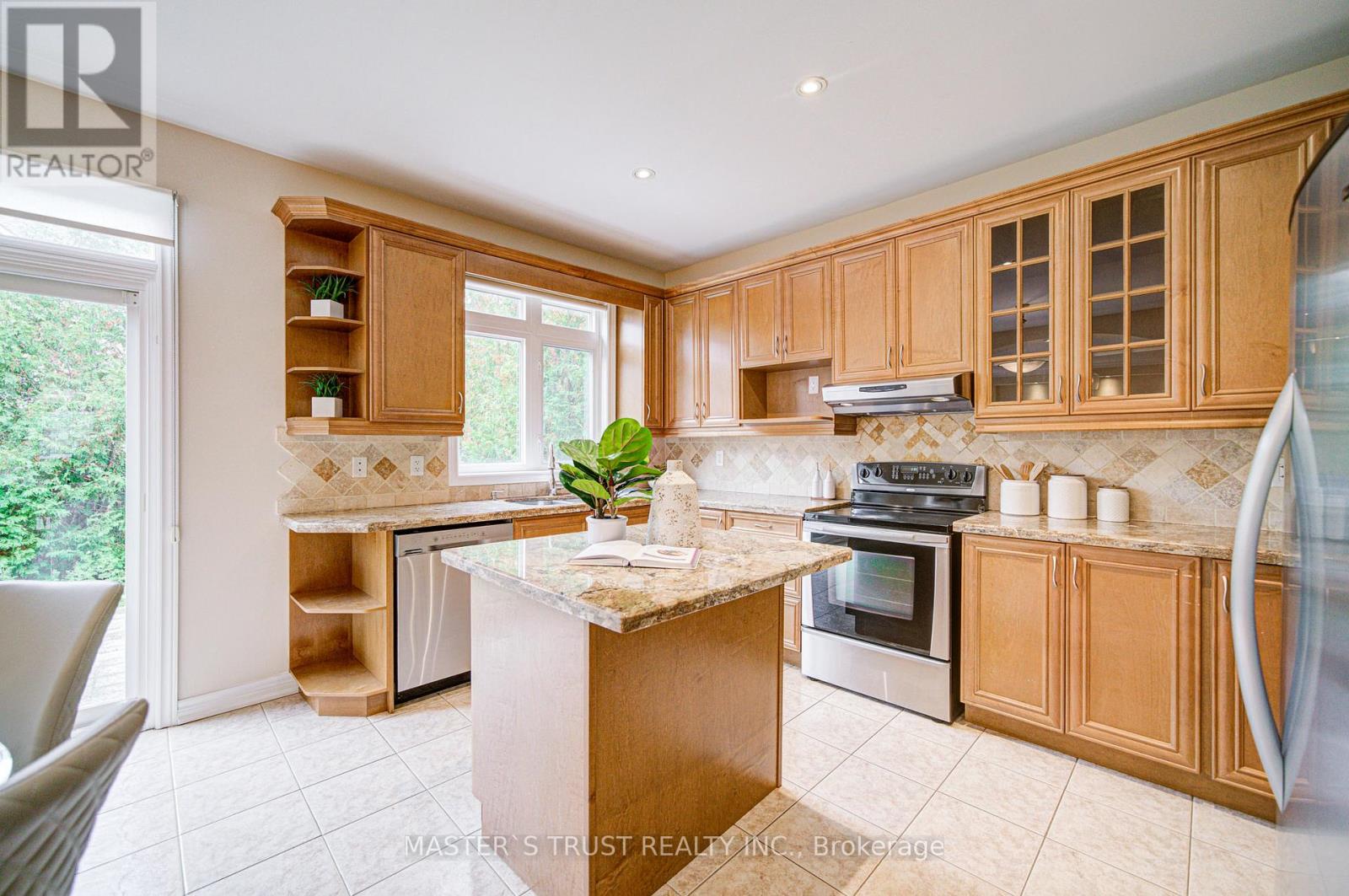 38 Jacobi Court, Vaughan (Patterson), Ontario  L4J 9H8 - Photo 15 - N12475175
