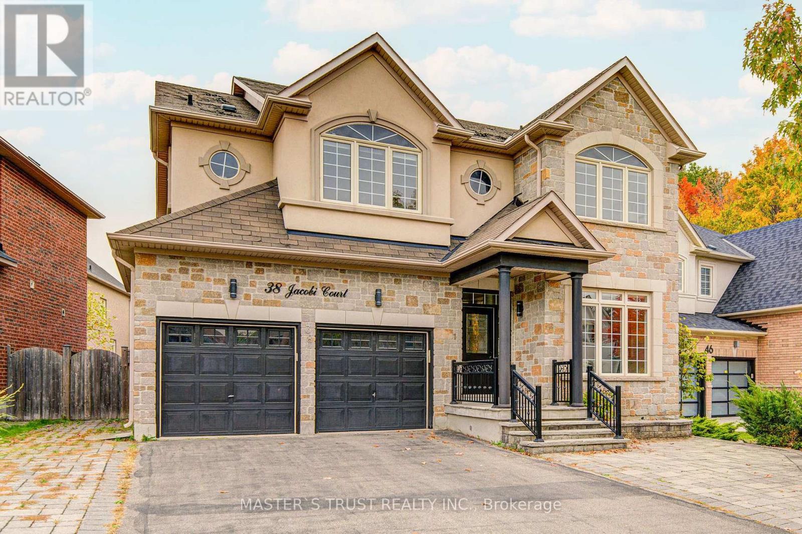 38 Jacobi Court, Vaughan (Patterson), Ontario  L4J 9H8 - Photo 2 - N12475175