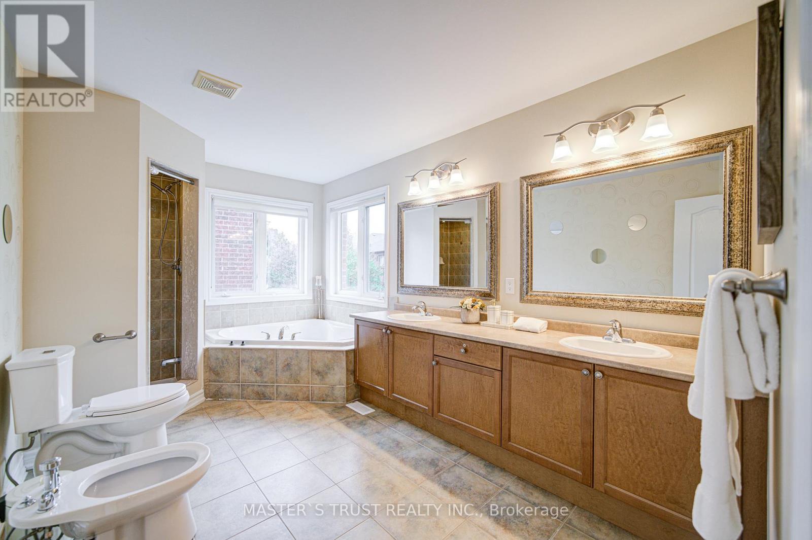 38 Jacobi Court, Vaughan (Patterson), Ontario  L4J 9H8 - Photo 20 - N12475175