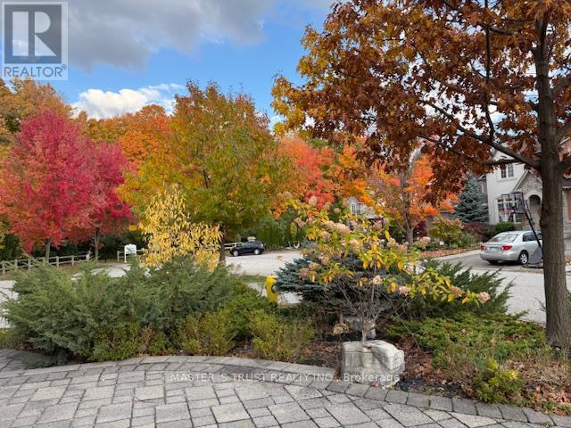 38 Jacobi Court, Vaughan (Patterson), Ontario  L4J 9H8 - Photo 4 - N12475175