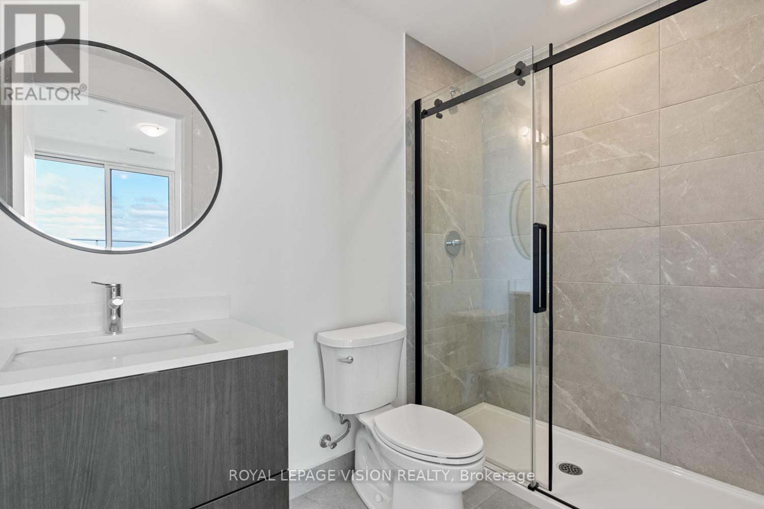 907 - 6 David Eyer Road, Richmond Hill, Ontario  L4S 0N6 - Photo 8 - N12475176