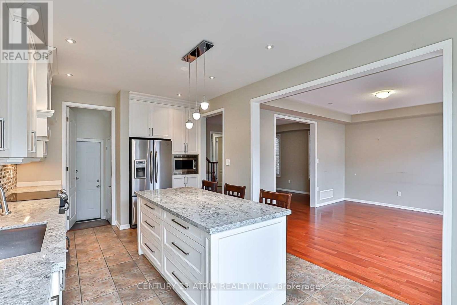 338 Carlissa Run, Newmarket, Ontario  L3X 3J9 - Photo 11 - N12475181