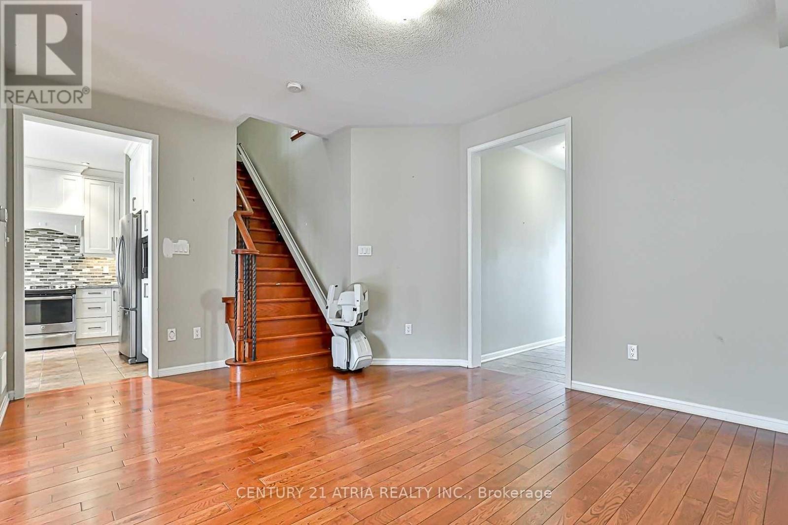 338 Carlissa Run, Newmarket, Ontario  L3X 3J9 - Photo 5 - N12475181
