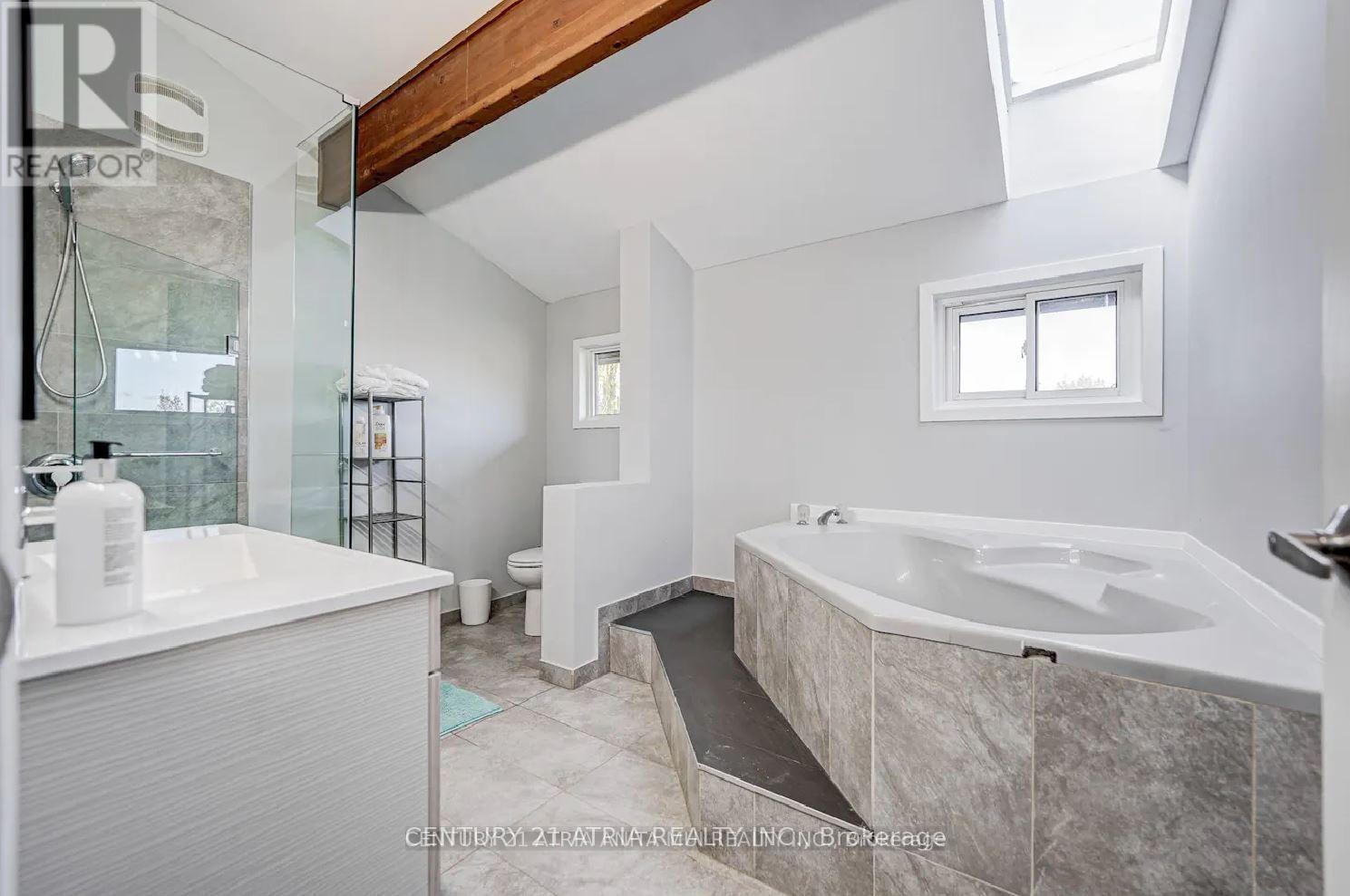 5268 Bethesda Side Road, Whitchurch-Stouffville, Ontario  L4A 3A2 - Photo 29 - N12475188