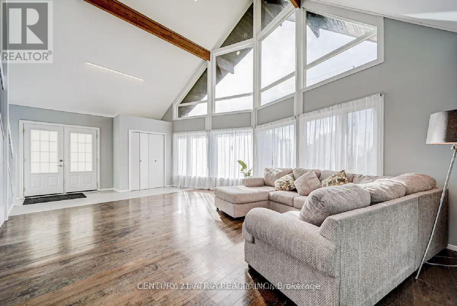 5268 Bethesda Side Road, Whitchurch-Stouffville, Ontario  L4A 3A2 - Photo 9 - N12475188