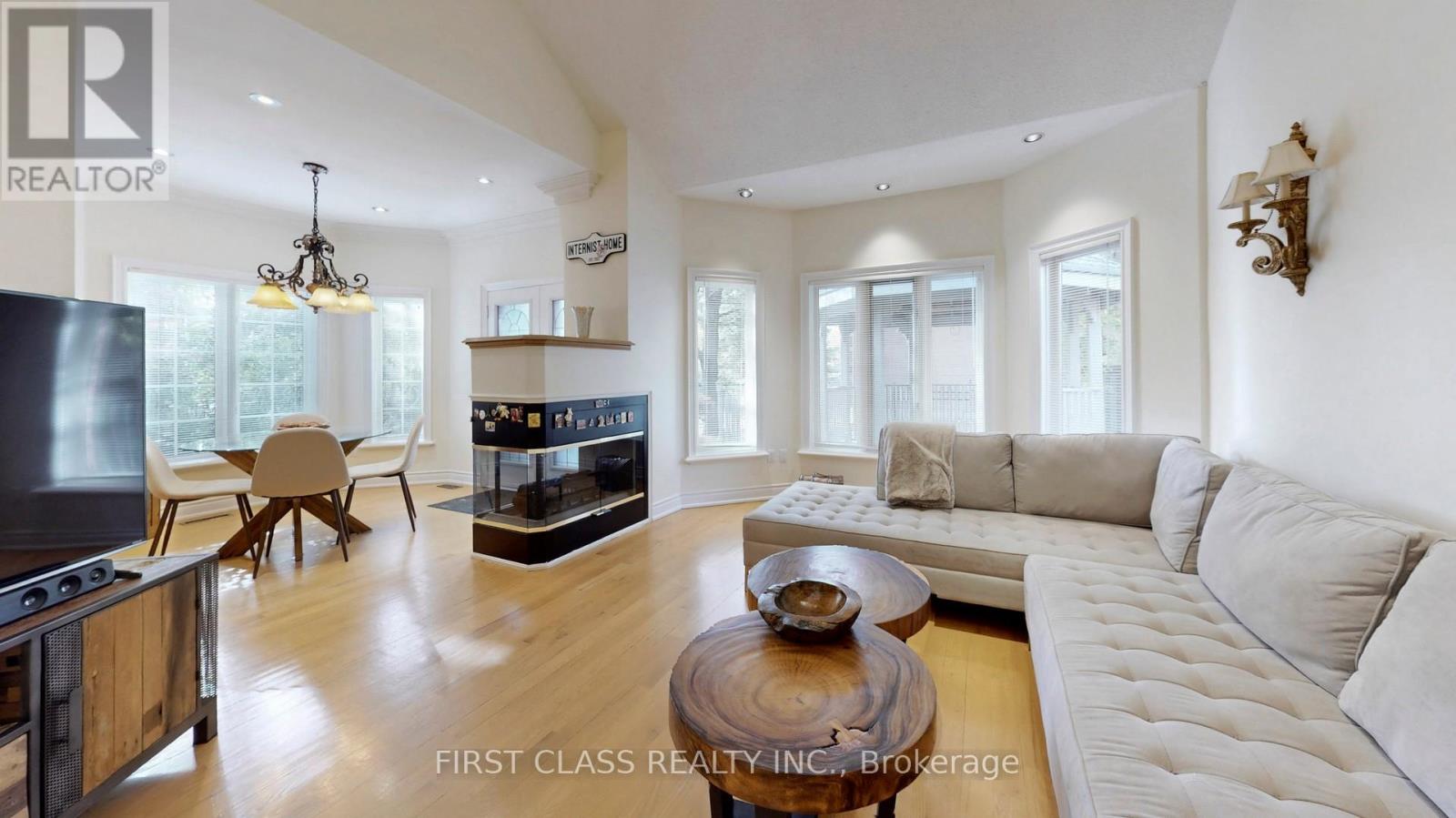 116 Kinloch Crescent, Vaughan (Maple), Ontario  L6A 2E9 - Photo 10 - N12475190
