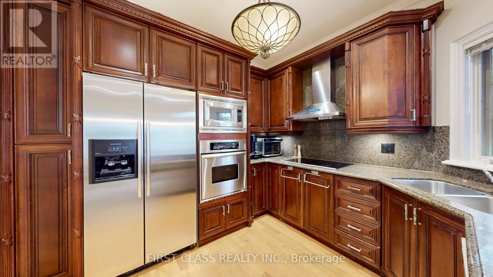 116 Kinloch Crescent, Vaughan (Maple), Ontario  L6A 2E9 - Photo 12 - N12475190